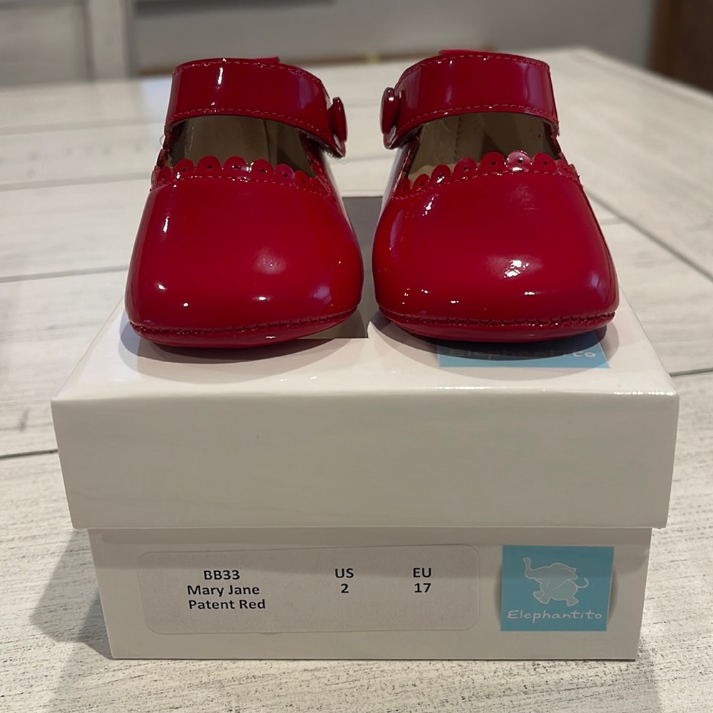 Never worn in box Elephantito patent Mary Jane shoe in red